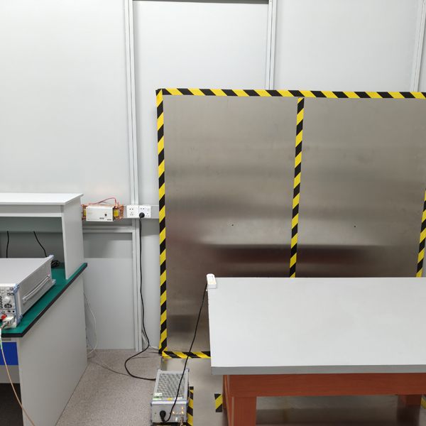 Salle d'essai des émissions menées